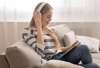 Low latency Bluetooth headphones