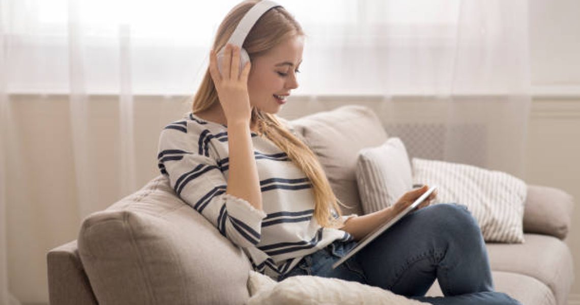 Low latency Bluetooth headphones