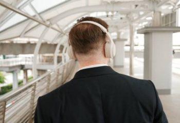 travel noise cancelling headphones